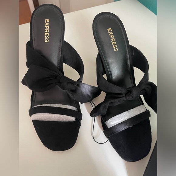 Express heels - Picture 2 of 3